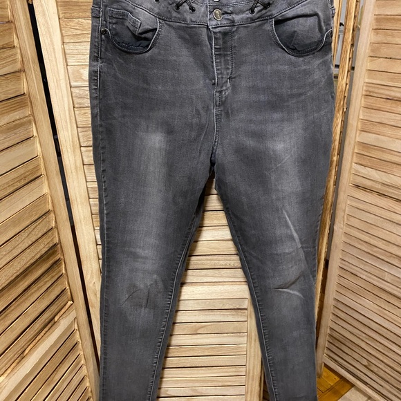 New York & company SoHo Jeans, Size 12 - Picture 9 of 10